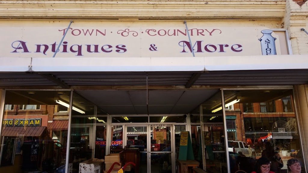 Town & Country Antiques & More | 115 W Oklahoma Ave, Guthrie, OK 73044, USA | Phone: (405) 282-3237