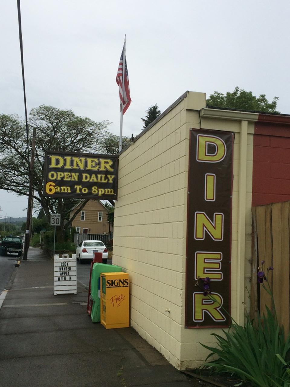 Screamin Chicken Diner | 304 Front St, Gaston, OR 97119, USA | Phone: (503) 985-3447