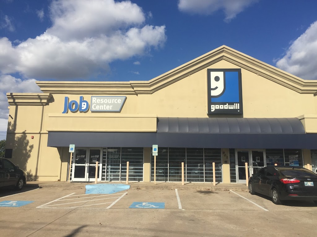 Goodwill Store - Lamar | 901 W Lamar Blvd, Arlington, TX 76012, USA | Phone: (817) 987-6986