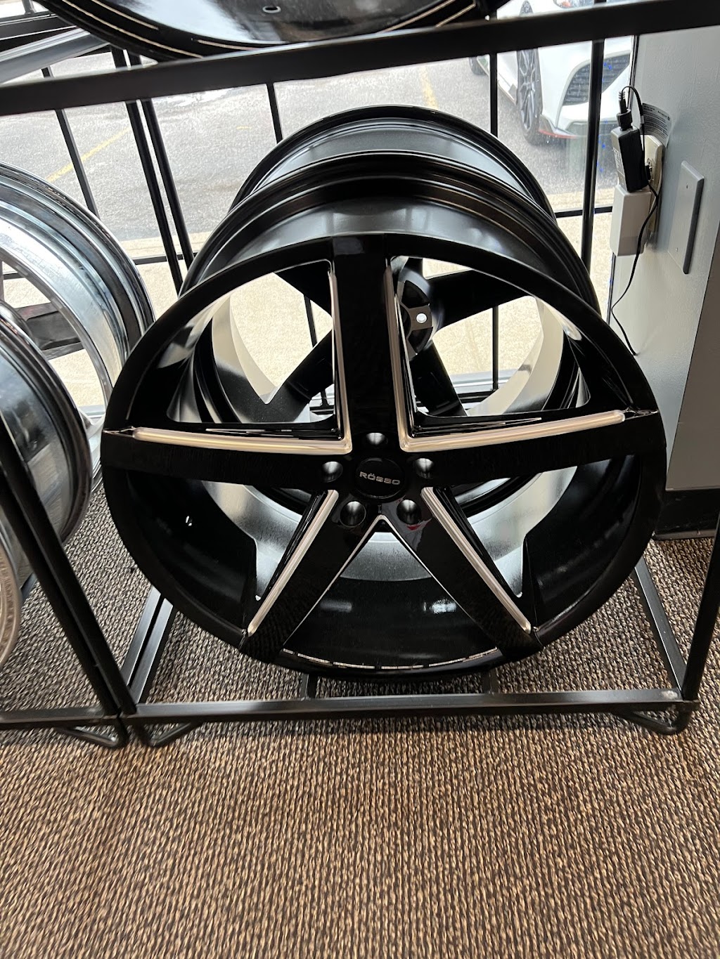 RimTyme Custom Wheels and Tires | 4733 Dixie Hwy, Louisville, KY 40216, USA | Phone: (502) 290-2092