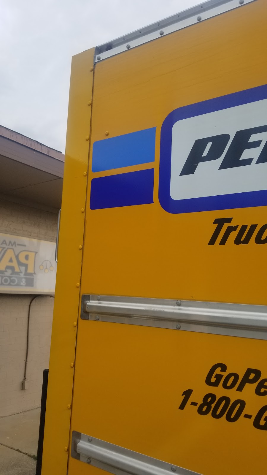 Penske Truck Rental | 2931 N Center St, Maryville, IL 62062, USA | Phone: (618) 655-0365