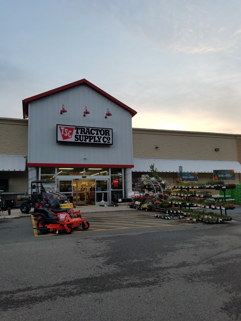 Tractor Supply Co. | 1701 Nc Hwy 86 South, Hillsborough, NC 27278, USA | Phone: (919) 245-0522