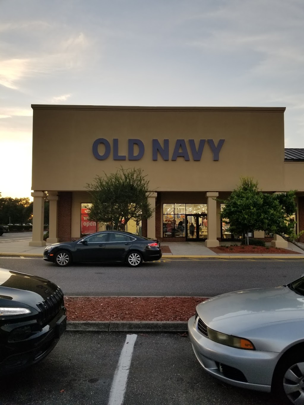 Old Navy - with Curbside Pickup | 2400 W Brandon Blvd Suite 2578, Brandon, FL 33511, USA | Phone: (813) 684-0008