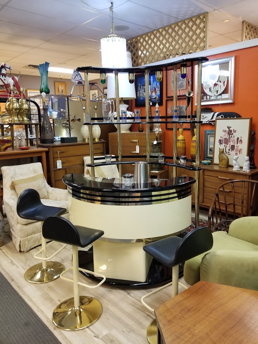 Amanda L Wilson Antiques | 3601 E Indian School Rd, Phoenix, AZ 85018, USA | Phone: (602) 770-1439