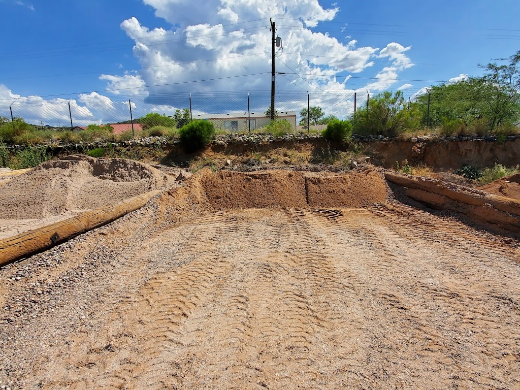 C.R. TRUCKING&WELDING SAND&GRAVEL | 1864 W Alex Austin Dr, Oracle, AZ 85623, USA | Phone: (520) 870-2160