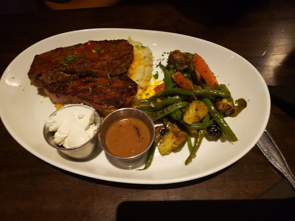 Red Door Woodfired Grill | 6324 Brookside Plaza, Kansas City, MO 64113, USA | Phone: (816) 621-3424