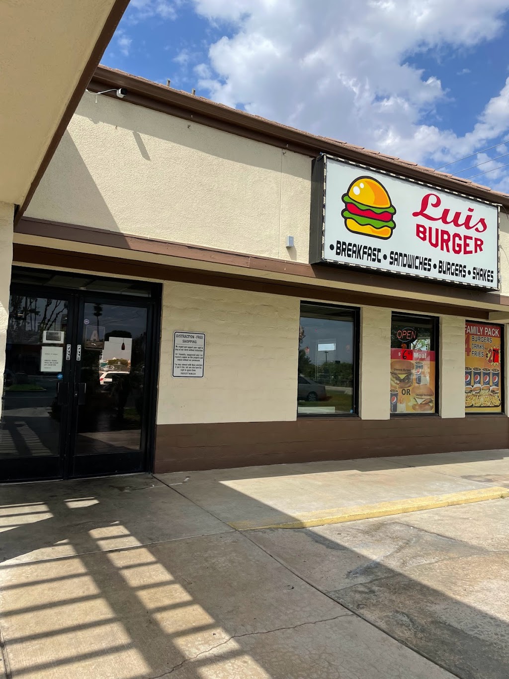 Luis Burgers | 1565 White Ln, Bakersfield, CA 93307, USA | Phone: (661) 397-4080