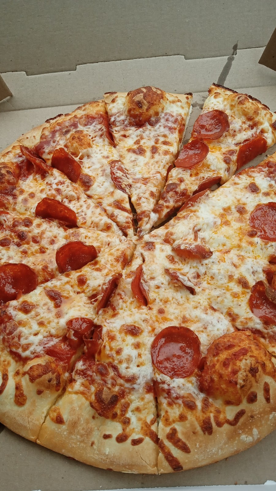 Georgios Oven Fresh Pizza Co | 15867 Lakeshore Blvd, Cleveland, OH 44110, USA | Phone: (216) 404-0300