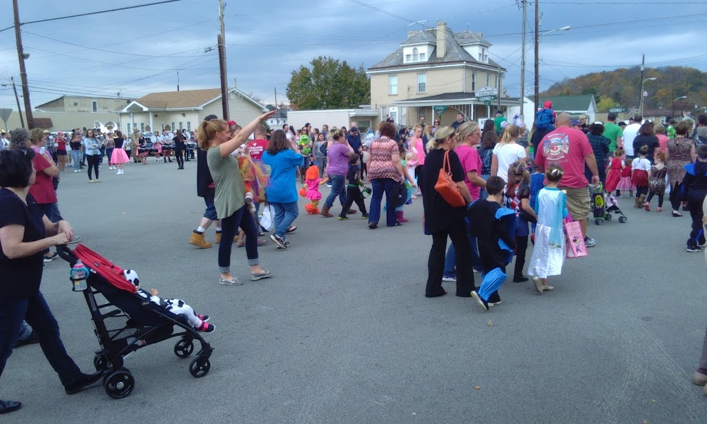Hartley Inn Restaurant 102 S Market St, Carmichaels, PA 15320
