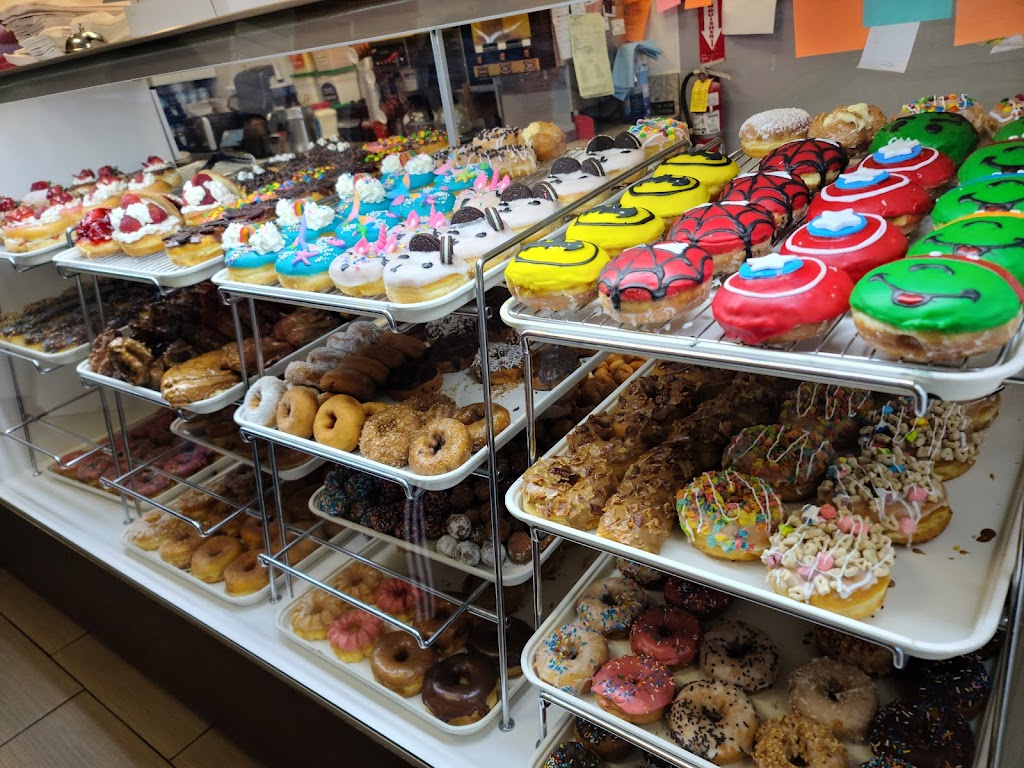 Judys Donuts | 6733 N Riverside Dr #107, Fresno, CA 93722, USA | Phone: (559) 978-3185