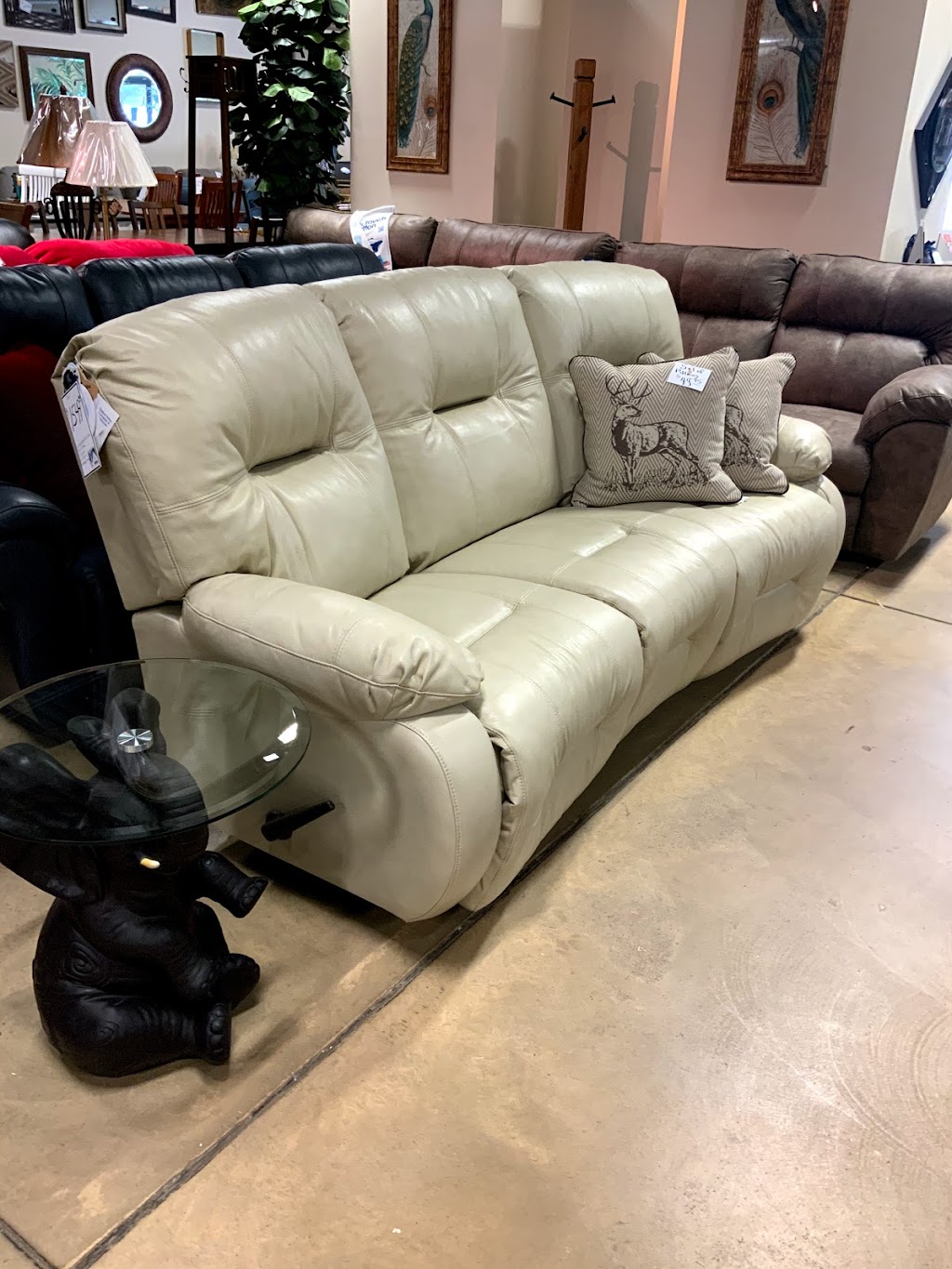 Davisson Furniture Center | 2767 Progressive Rd, Seward, NE 68434, USA | Phone: (402) 643-3777