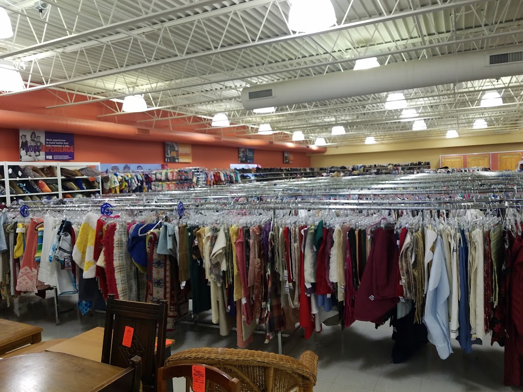 Goodwill - Minnetonka | 13820 Wayzata Blvd, Minnetonka, MN 55305, USA | Phone: (952) 544-6648