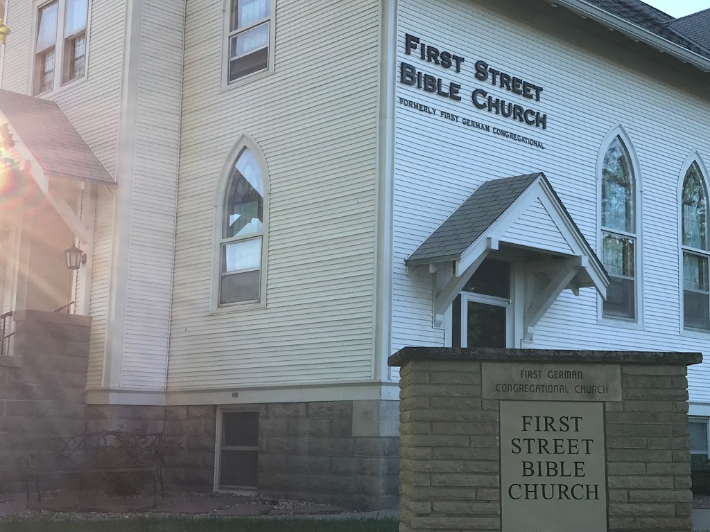 First Street Bible Church | 100 W F St, Lincoln, NE 68508, USA | Phone: (402) 476-3080