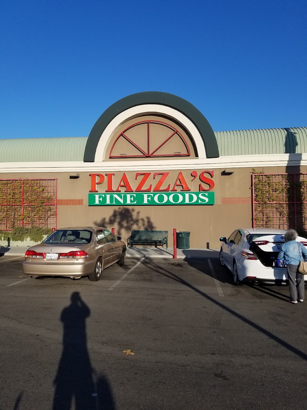 Piazzas Fine Foods | 1218 W Hillsdale Blvd, San Mateo, CA 94403, USA | Phone: (650) 341-9496