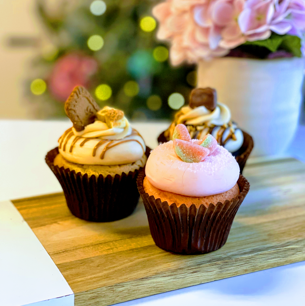 SmallCakes Cupcakery and Creamery | 9650 Universal Blvd #113, Orlando, FL 32819, USA | Phone: (407) 271-8697