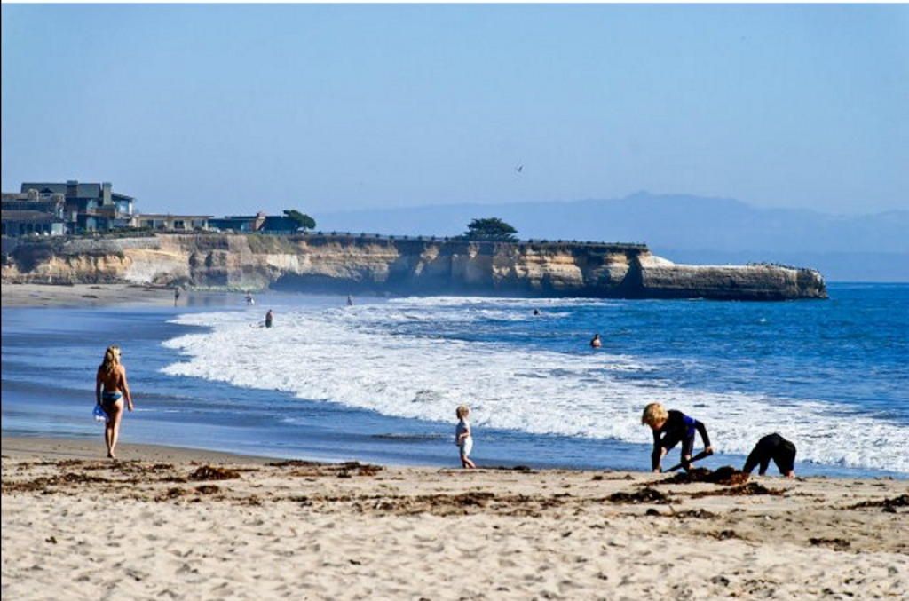 Seaside Retreat Santa Cruz Beach Vacation Home Rental | 108 7th Ave, Santa Cruz, CA 95062, USA | Phone: (831) 316-4169