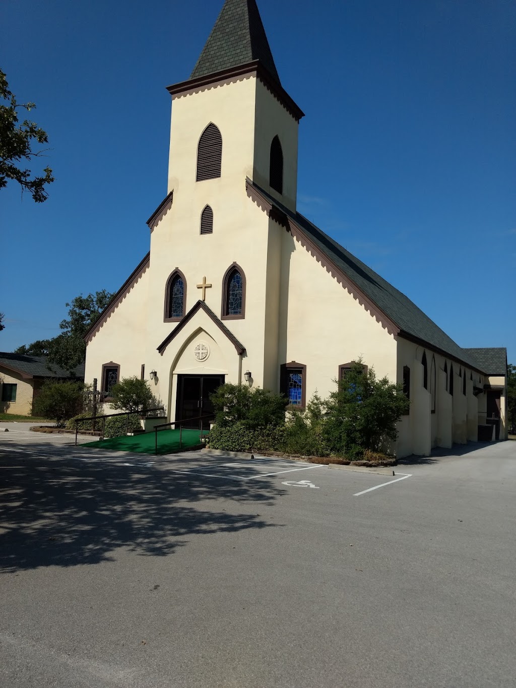 Sacred Heart Catholic Church | 4045 Farm to Market 535, Bastrop, TX 78602, USA | Phone: (512) 321-7991