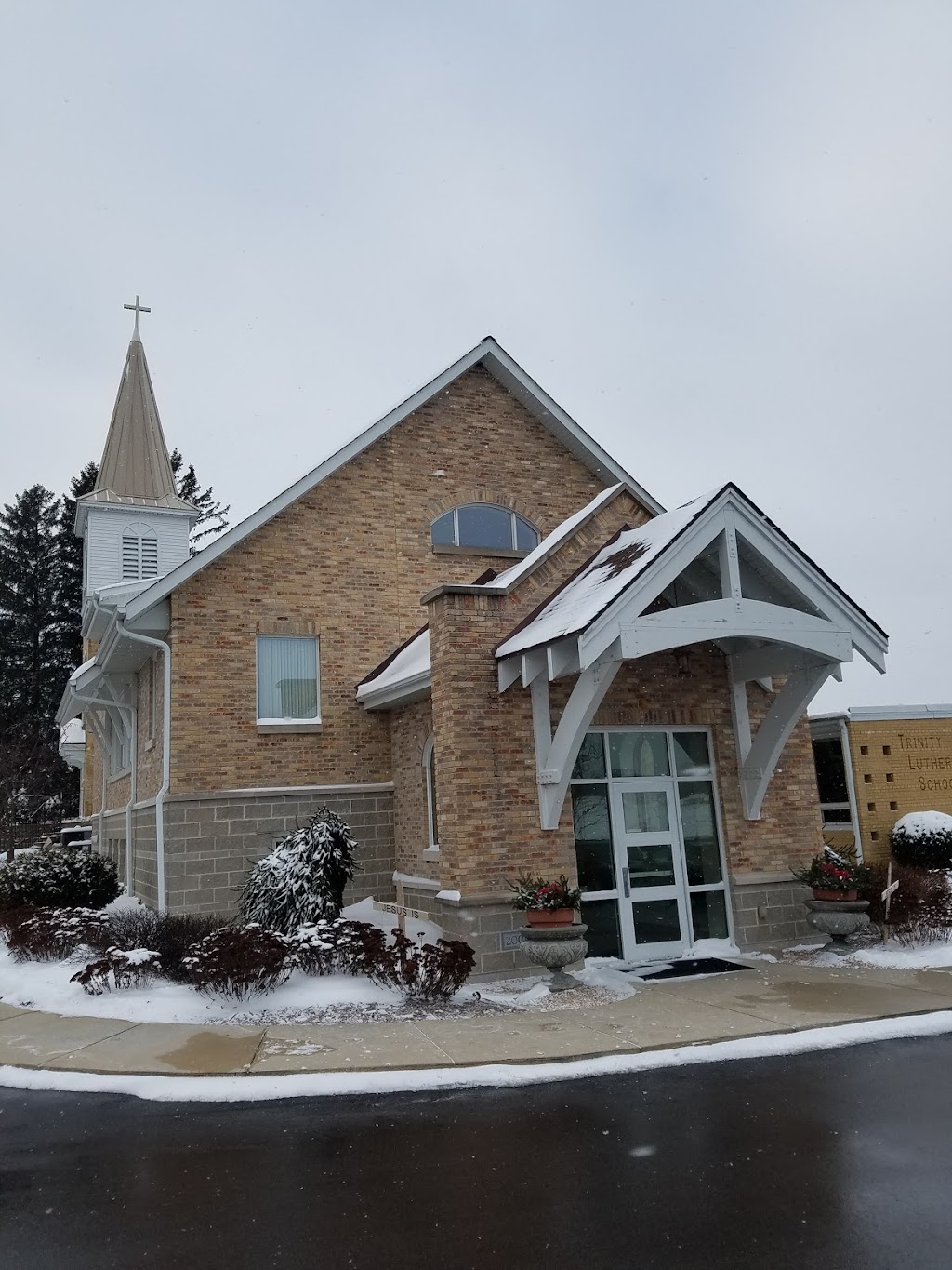 Trinity Lutheran Church and School, ELS | 1268 Pleasant Valley Rd, West Bend, WI 53095, USA | Phone: (262) 675-6627