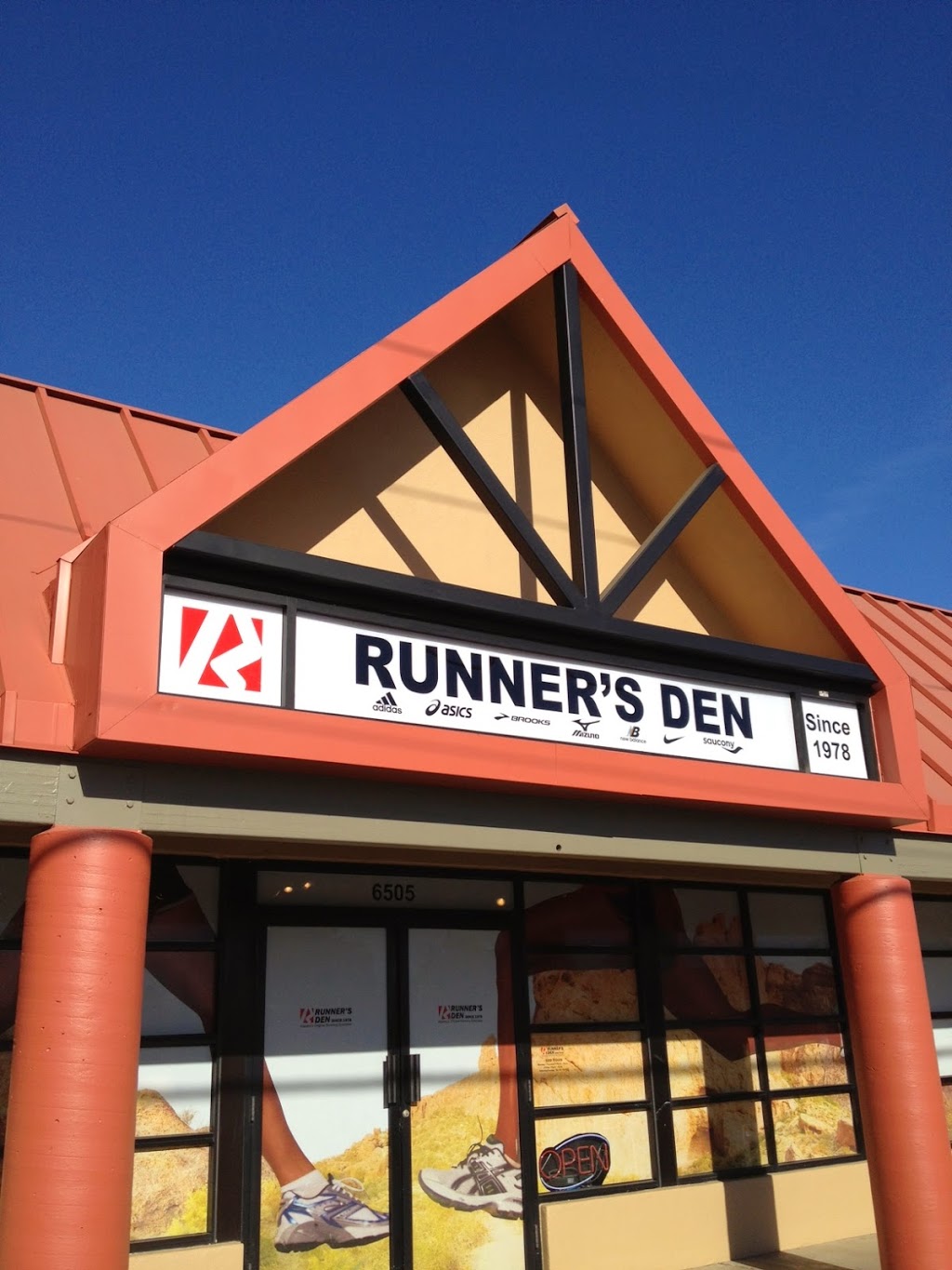 Runners Den | 6505 N 16th St, Phoenix, AZ 85016 | Phone: (602) 277-4333