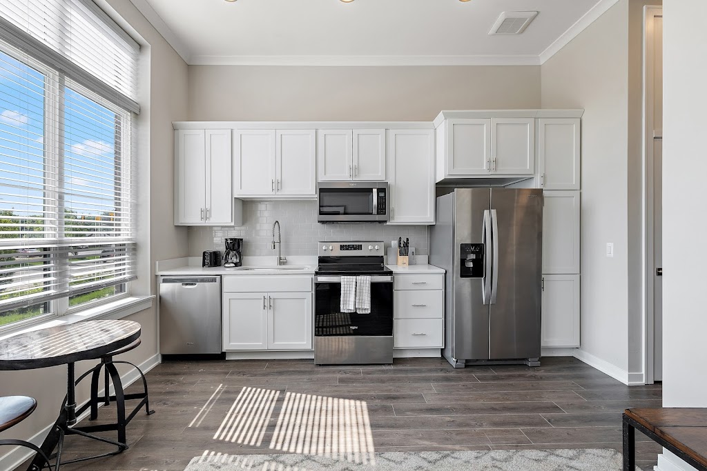 Singh Suites | 793 Crispin, Rochester Hills, MI 48307, USA | Phone: (248) 865-1616