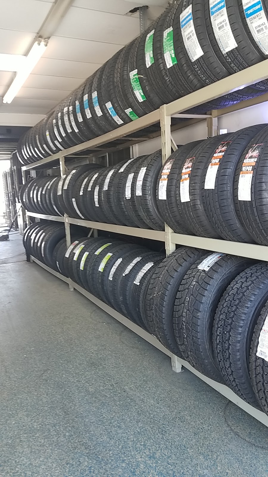 Tire & Brakes Room | 3654 Cleveland Ave, Columbus, OH 43224, USA | Phone: (614) 414-6151