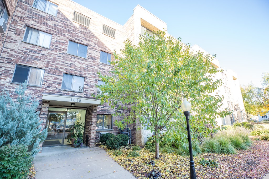 Central Park Manor Apartments | 1510 Mainstreet, Hopkins, MN 55343, USA | Phone: (833) 774-7420