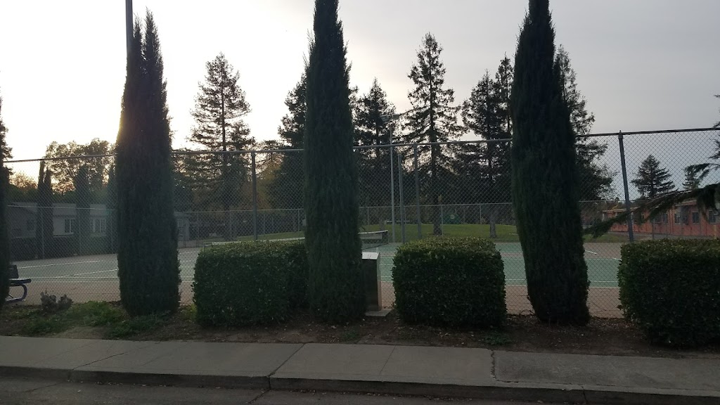 Redwood Park | 1001 Anderson Rd, Davis, CA 95616, USA | Phone: (530) 757-5626