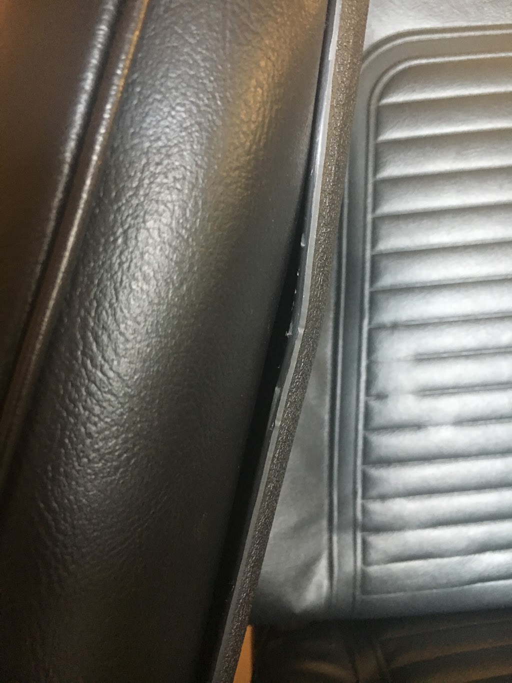 International Auto Upholstery | 929 Ventures Way # 104, Chesapeake, VA 23320, USA | Phone: (757) 436-6570