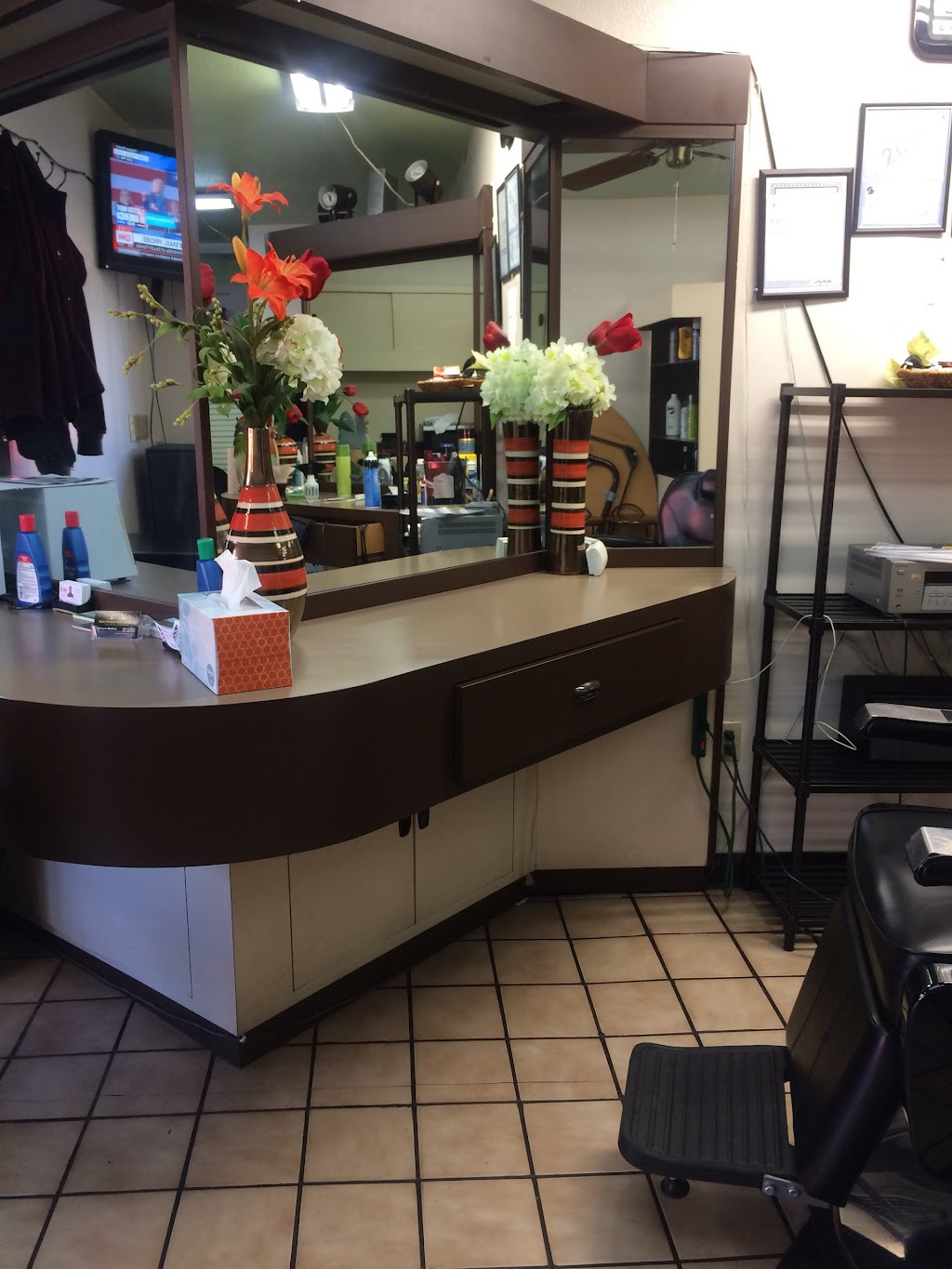 Unique Barber Shop | 323 N 105th St B, Seattle, WA 98133, USA | Phone: (206) 427-8965