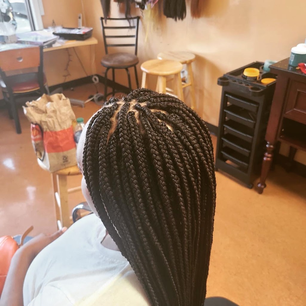 Faso African braiding and beauty | 2210 Old Williamsburg Rd Suite C, Yorktown, VA 23690, USA | Phone: (757) 597-8803