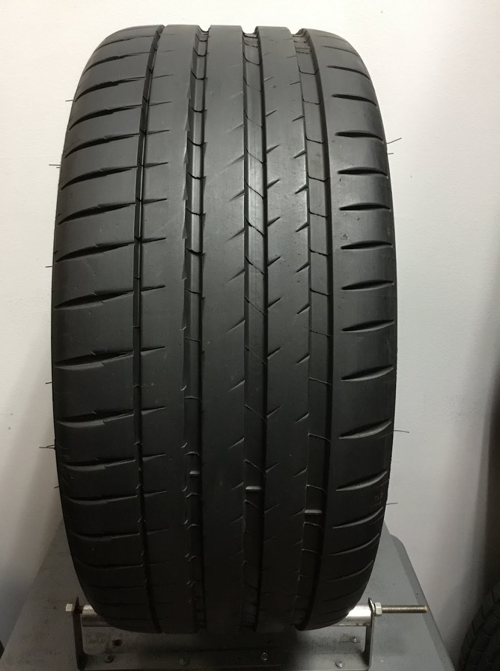 FC Used Tires | 3401 Tremley Point Rd Unit 6, Linden, NJ 07036, USA | Phone: (908) 862-3170