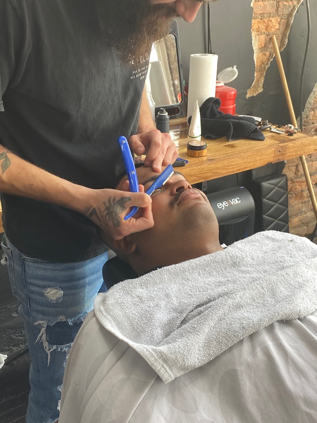 Black Honey Barbershop and Men’s Grooming | 117 Court House Square, Liberty, KY 42539, USA | Phone: (606) 303-9084