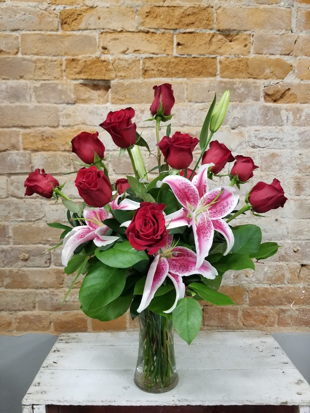 Twig Floral Designs | 220 W Main St, Ava, IL 62907, USA | Phone: (618) 426-3033