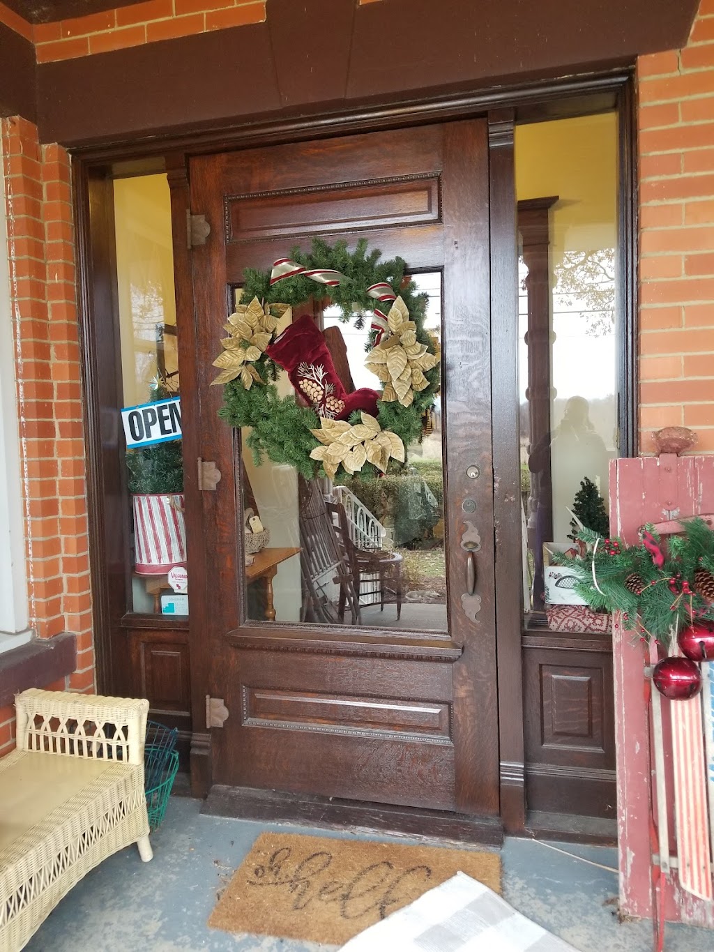 Dunmovin House Treasures 1027110285 Wooster Pike, Creston, OH 44217