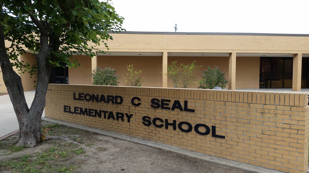 Seal Elementary School | 320 S Chestnut St, Douglass, KS 67039 | Phone: (316) 747-3350