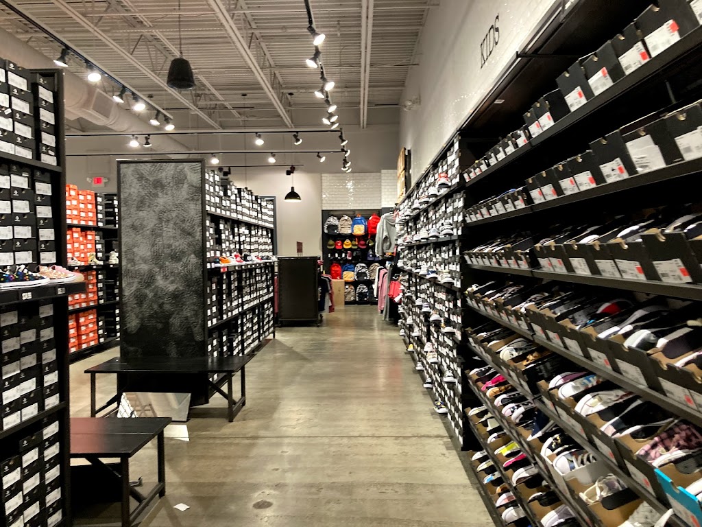 Converse Factory Store | 1 Premium Outlets Blvd Suite 642, Wrentham, MA 02093, USA | Phone: (508) 384-3637