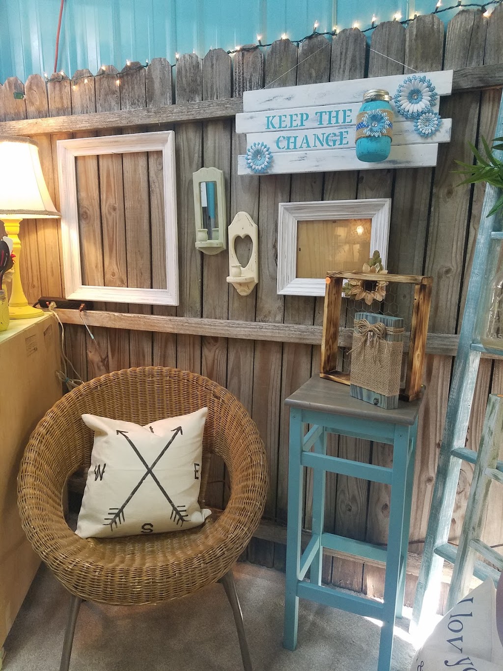 Magnolia Bells Farmhouse | 614 Pecan Park Road Booth C65, Jacksonville, FL 32218, USA | Phone: (912) 286-6811