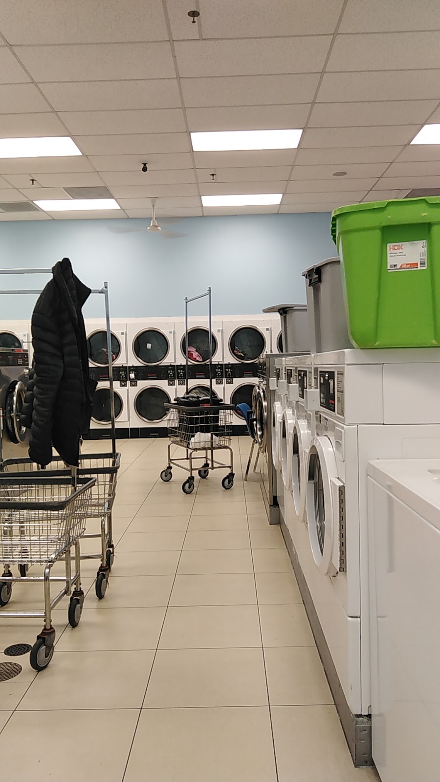 Leisure Time Laundromat | 232 W Lake St, Addison, IL 60101, USA | Phone: (630) 903-6999