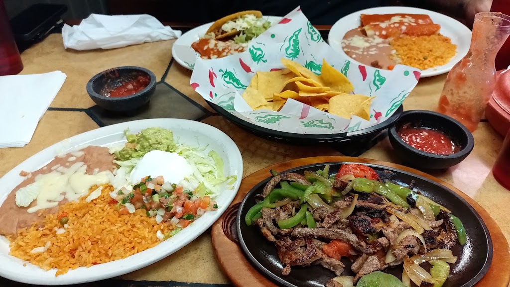 La Fiesta Méxican Restaurant | 220 W Almar Dr, Chickasha, OK 73018, USA | Phone: (405) 222-3355