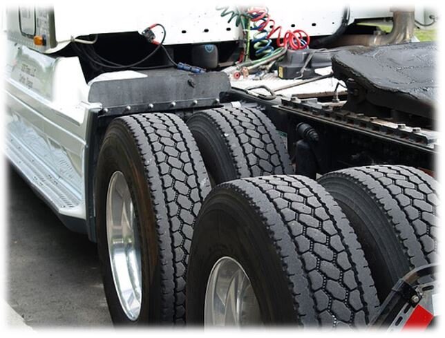 Sunny’s Heavy Truck Tires Road Service | 2025 W Memorial Blvd B382, Lakeland, FL 33815, USA | Phone: (863) 226-1900