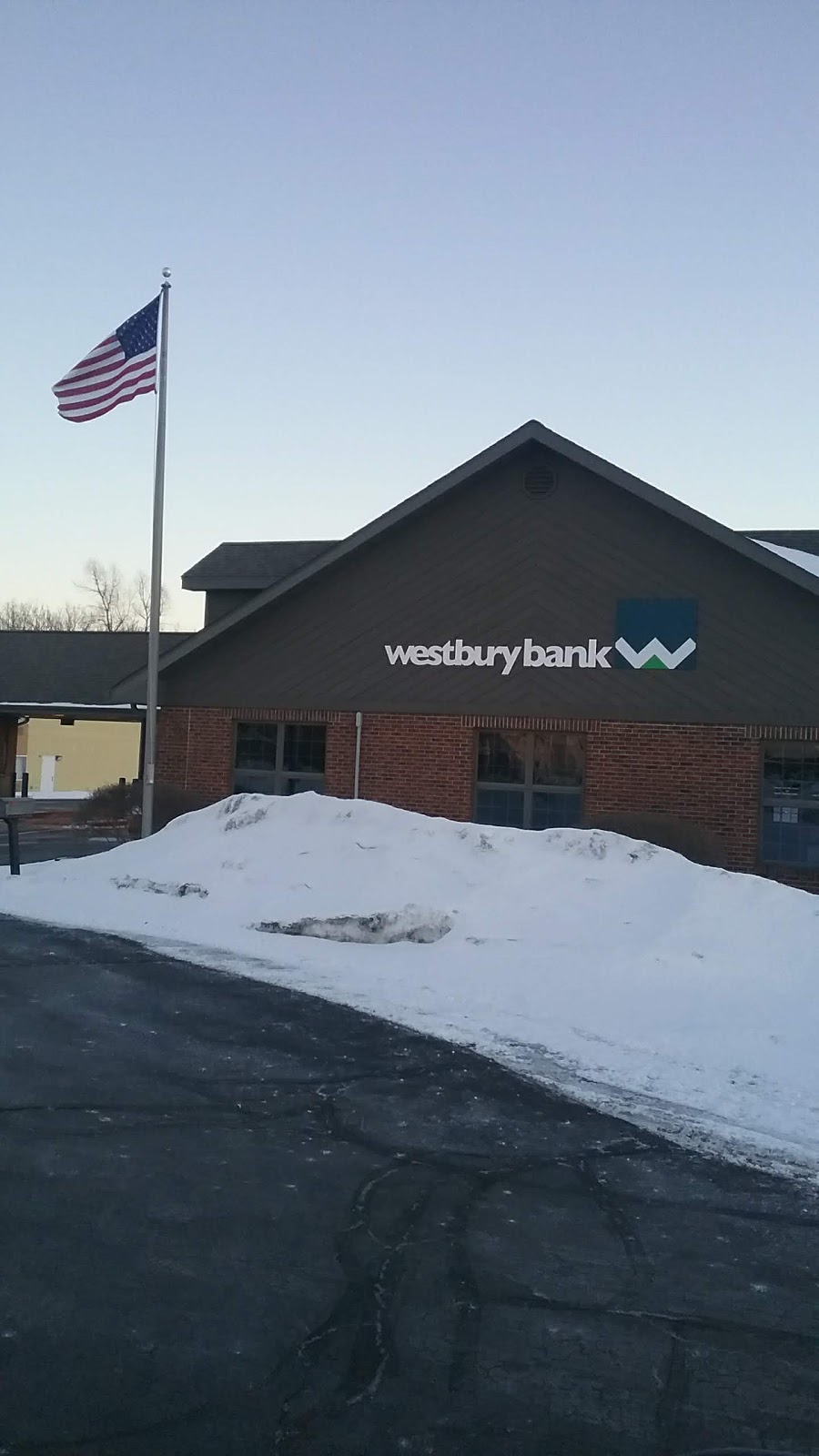 Westbury Bank | 2501 W Washington St, West Bend, WI 53095, USA | Phone: (262) 306-5298