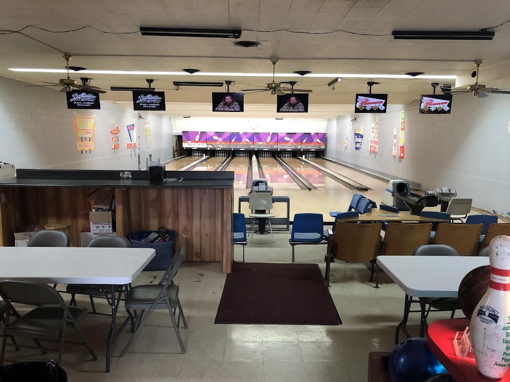 Blossom City Bowl | 1019 Veterans St, Red Bud, IL 62278, USA | Phone: (618) 612-7746