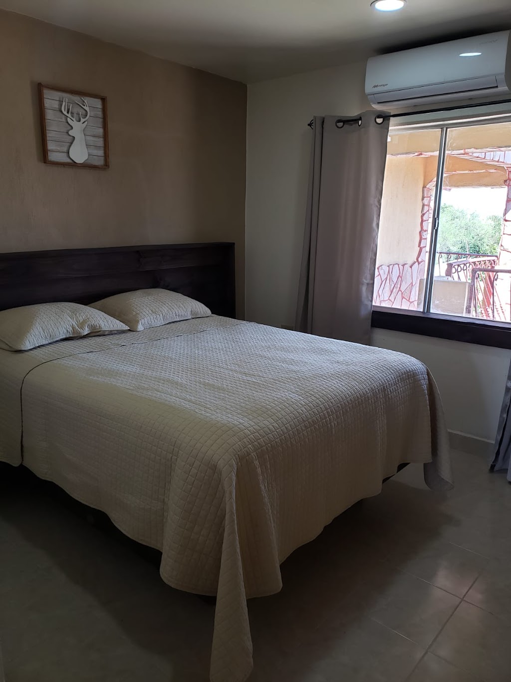 HOTEL SAN FELIPE | CARRETERA A COLOMBIA MONTERREY -NUEVO LAREDO KILOMETRO 186, Estación Rodríguez, 65042 Anáhuac, N.L., Mexico | Phone: 873 737 2458