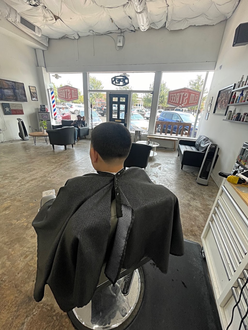 Elm street barber lounge | 1110 S Elm St, Carrollton, TX 75006, USA | Phone: (972) 247-4359