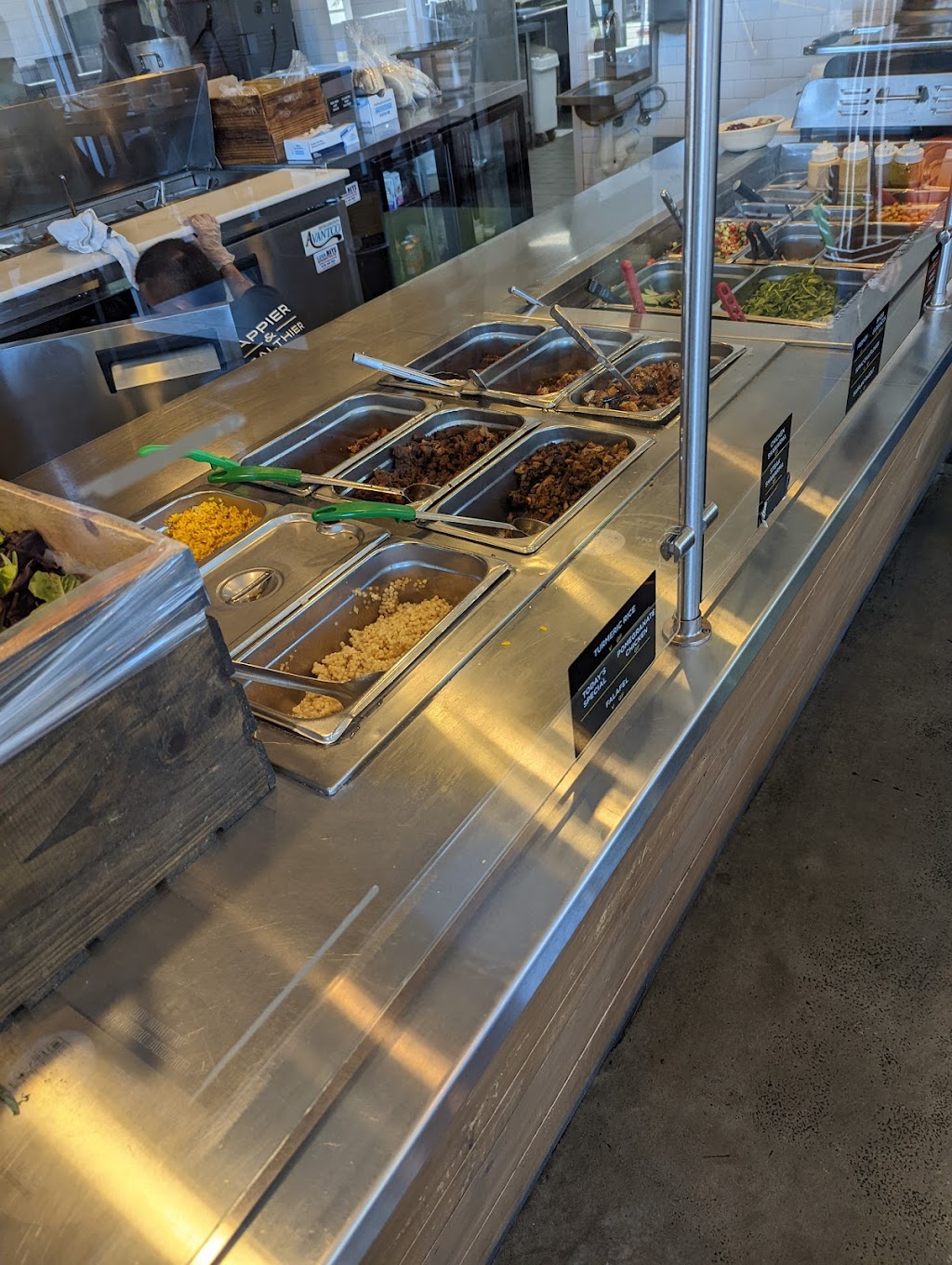 SAJJ Mediterranean (SJ @1st) | 4140 N First St #10, San Jose, CA 95134, USA | Phone: (408) 944-9022