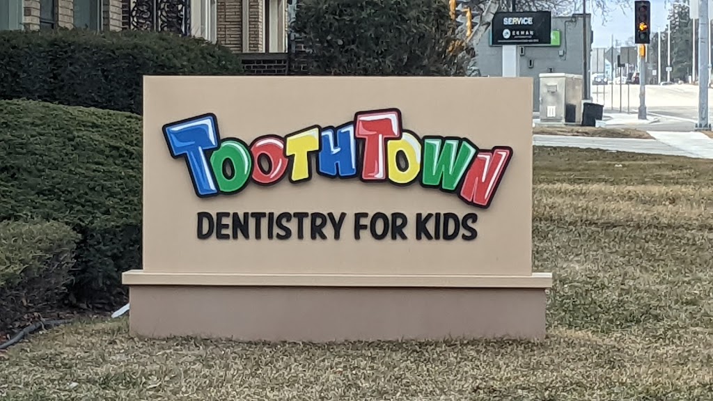 Racine Tooth Town Dentistry for Kids | 3801 Washington Ave, Racine, WI 53405, USA | Phone: (414) 949-1938