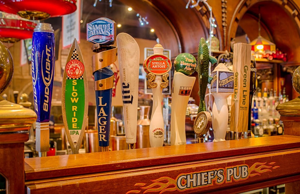 Chiefs Pub | 502 N Western Ave, Lake Forest, IL 60045, USA | Phone: (847) 234-3444