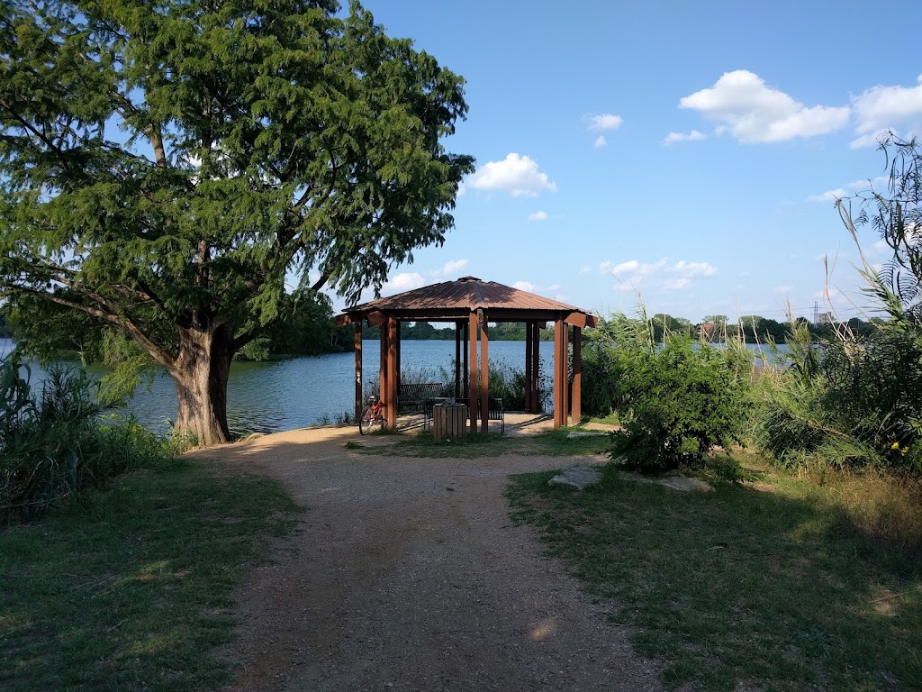 Edward Rendon Sr. Park at Festival Beach in Town Lake Metropolitan Park | 2101 Jesse E. Segovia St, Austin, TX 78702, USA | Phone: (512) 974-6700