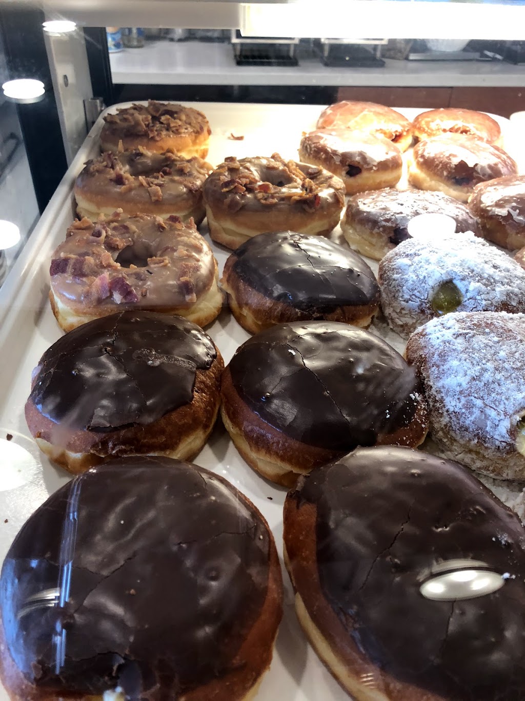 Mags Donut & Bagel | 16525 Von Karman Ave B, Irvine, CA 92606, USA | Phone: (949) 932-0699