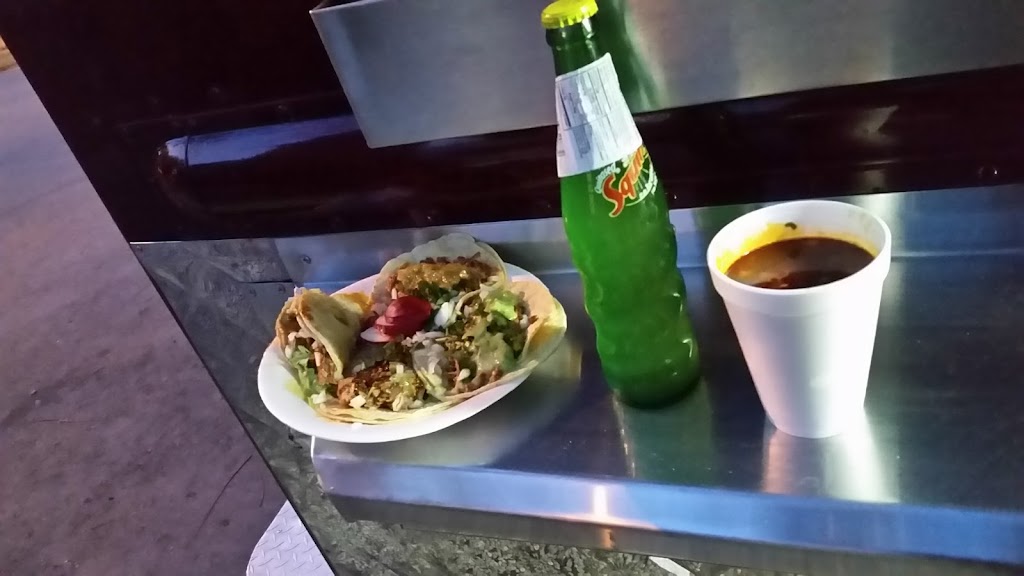 Tacos y Birria El Guero Lucatero | 1300 W Myrtle St, Santa Ana, CA 92703 | Phone: (714) 552-1439